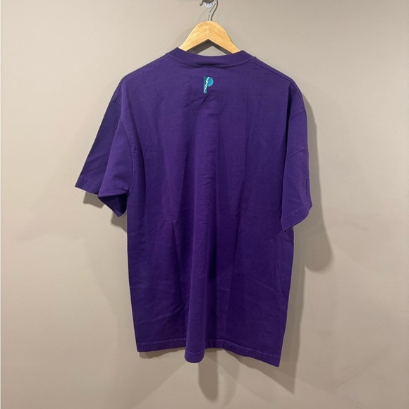 Charlotte Hornets Pro Player Purple Vintage 90s Embroidered T-Shirt - Picture 2 of 7
